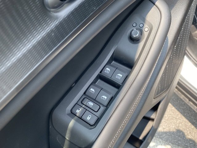 New 2025 Jeep Grand Cherokee L Altitude image 13