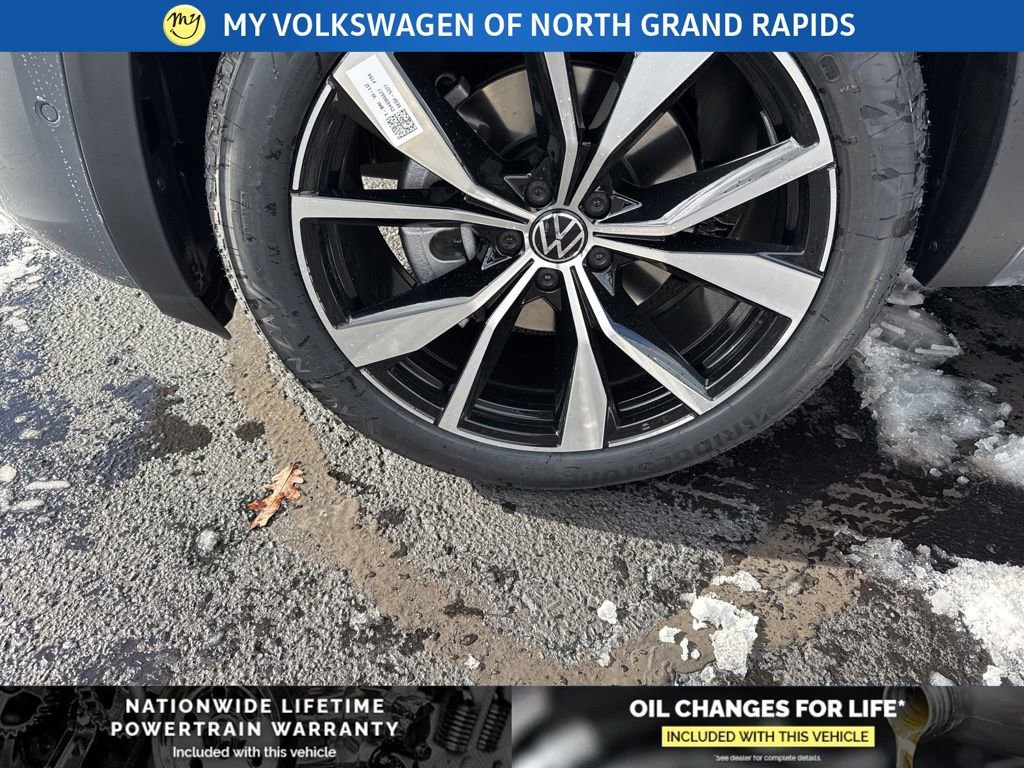 New 2026 Volkswagen Atlas Cross Sport SEL Premium R-Line image 9