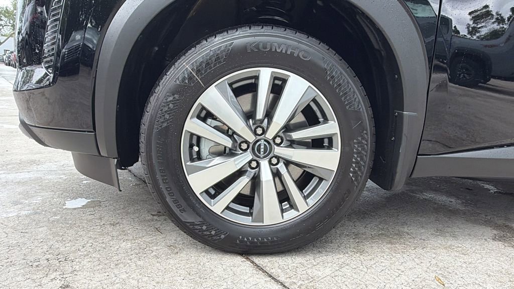 New 2026 Nissan Pathfinder SL FWD image 11