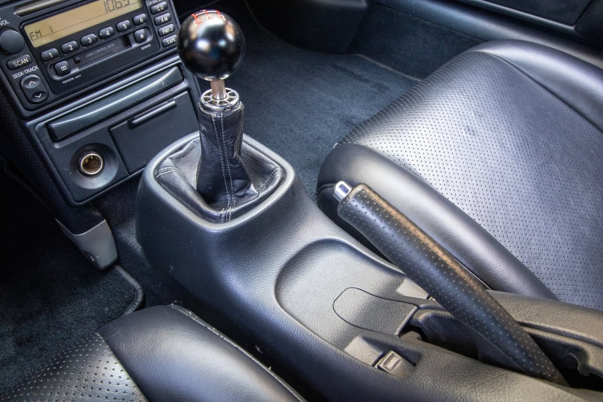 Used 2002 Toyota MR2 RWD image 23