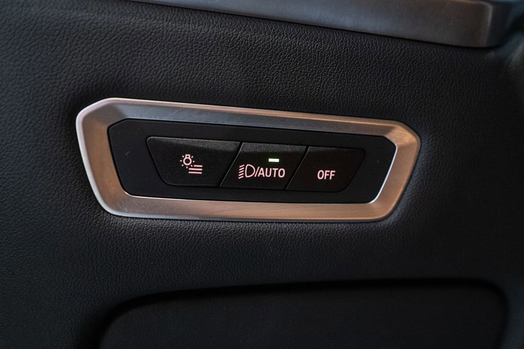 Used 2024 BMW X7 xDrive40i w/ Parking Assistance Package image 19