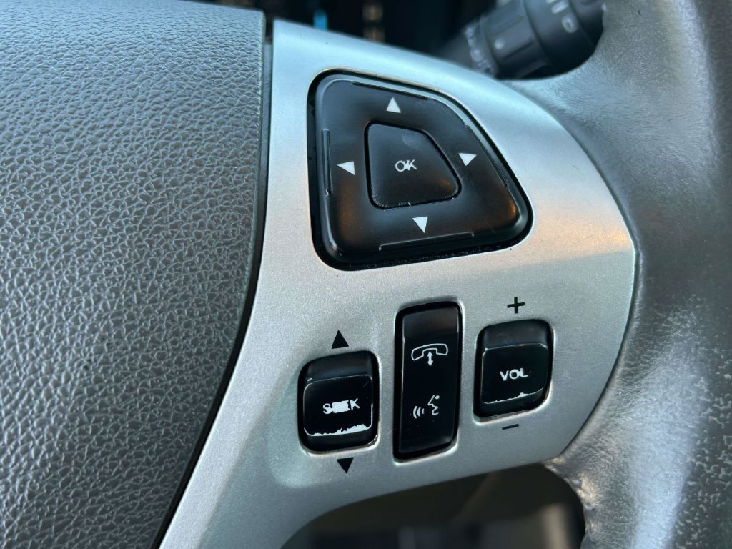 Used 2013 Ford Edge SEL FWD image 21
