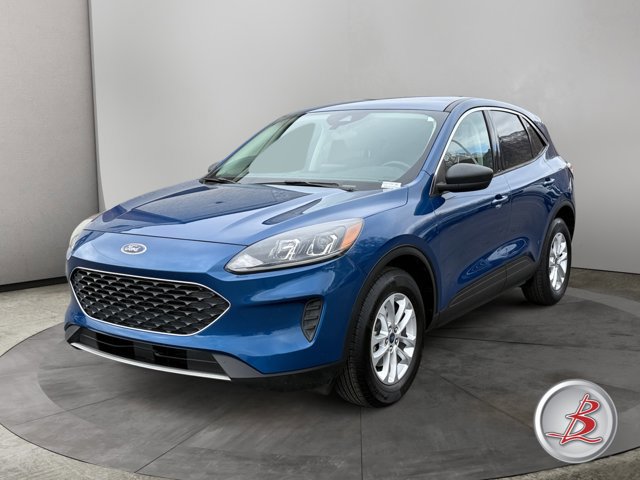 Used 2022 Ford Escape SE w/ Cold Weather Package image 3