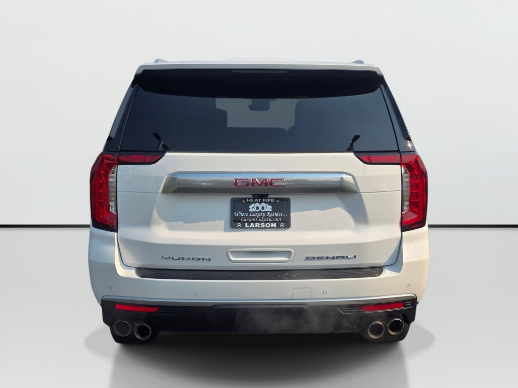 Used 2024 GMC Yukon Denali w/ Advanced Technology Package AWD/4WD image 4