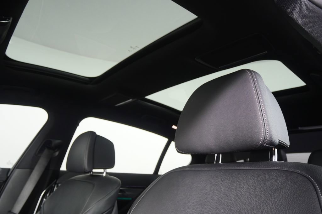 Used 2019 BMW 740i w/ M Sport Package image 11