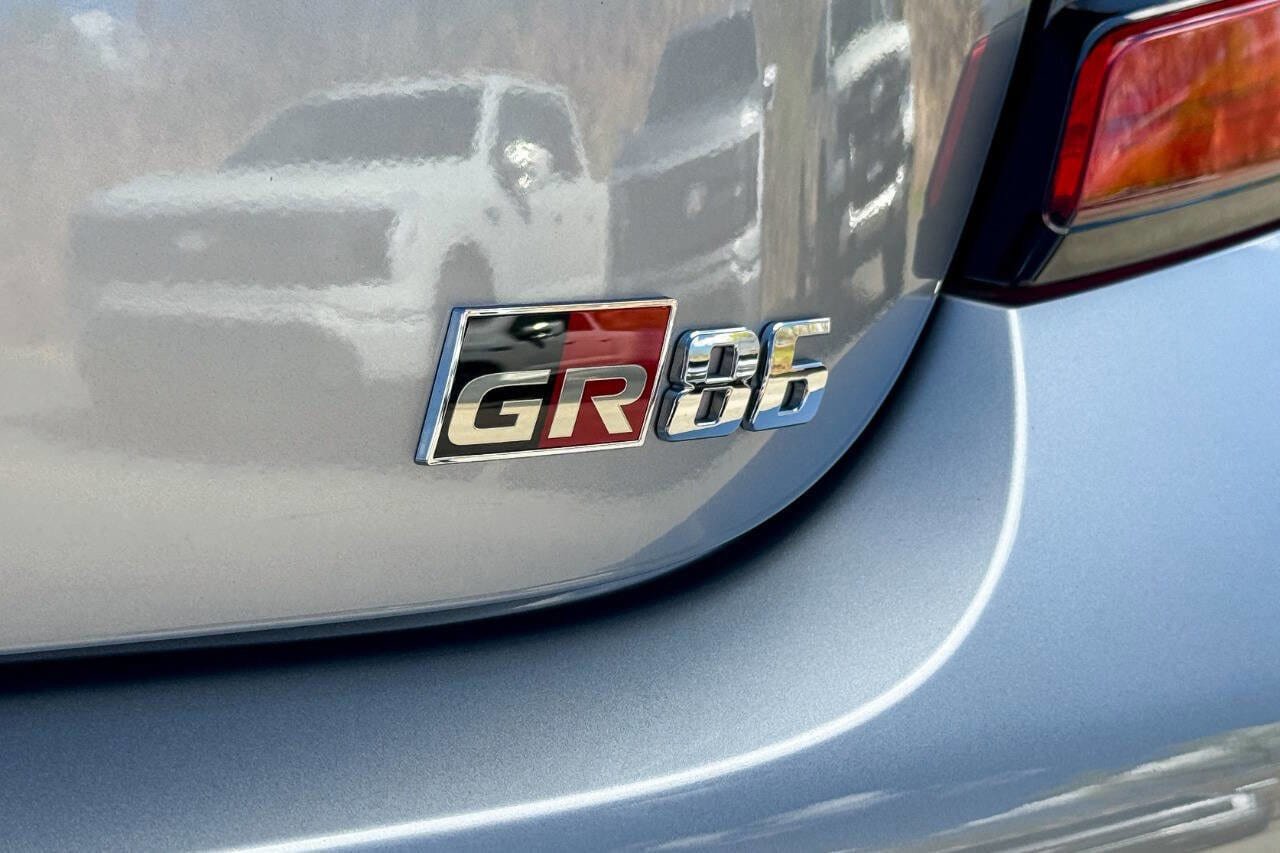 Used 2024 Toyota GR86 RWD image 16