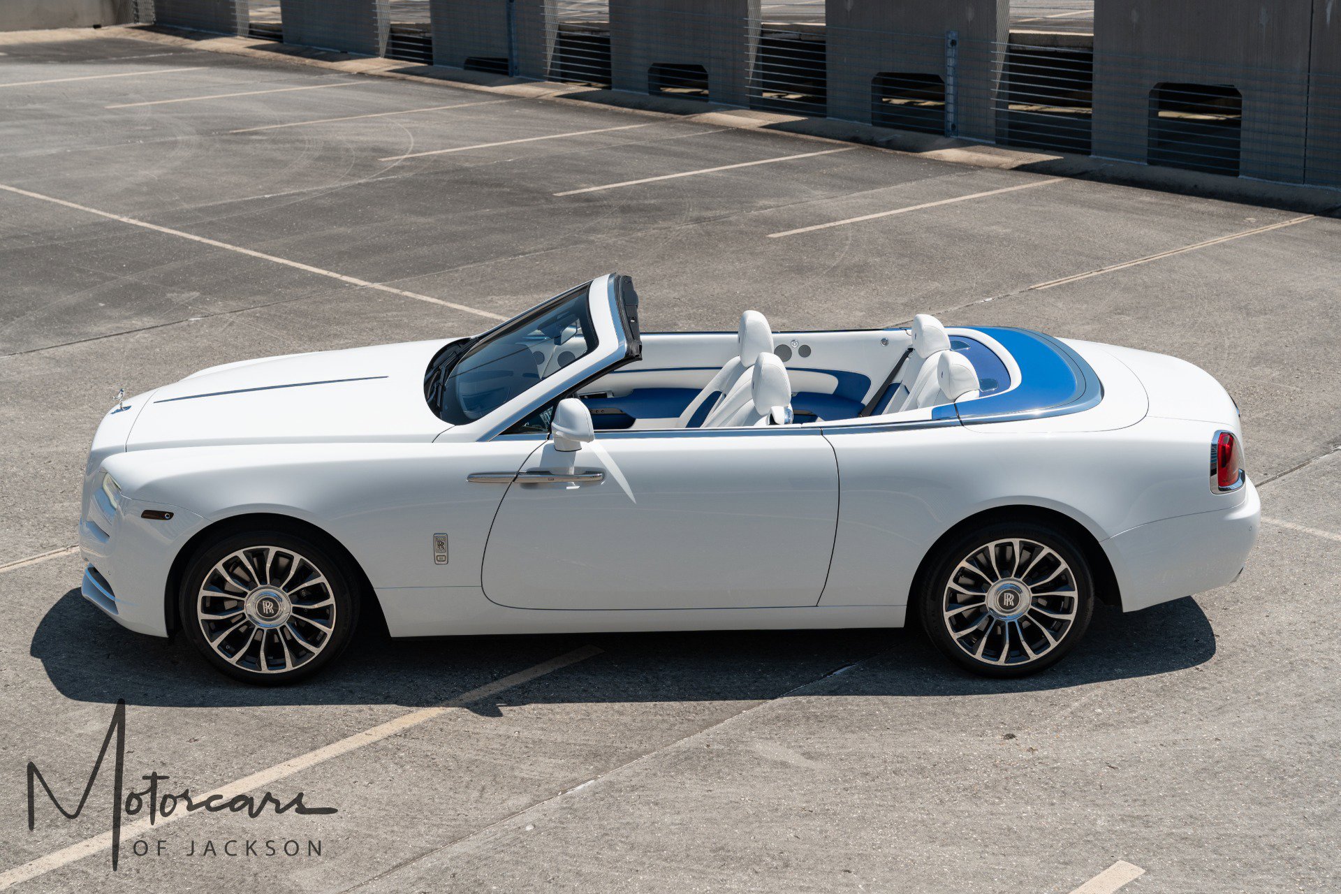 Used 2019 Rolls-Royce Dawn RWD image 34