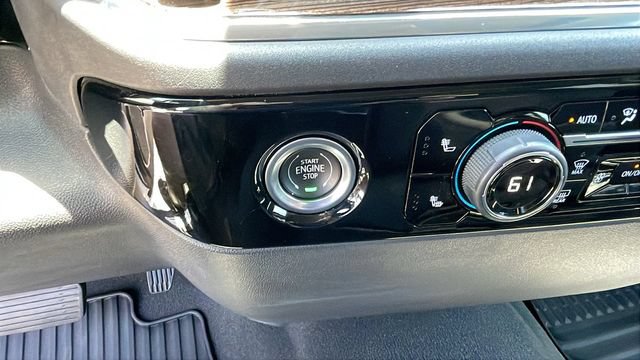 Used 2023 Chevrolet Silverado 1500 LT AWD/4WD image 16