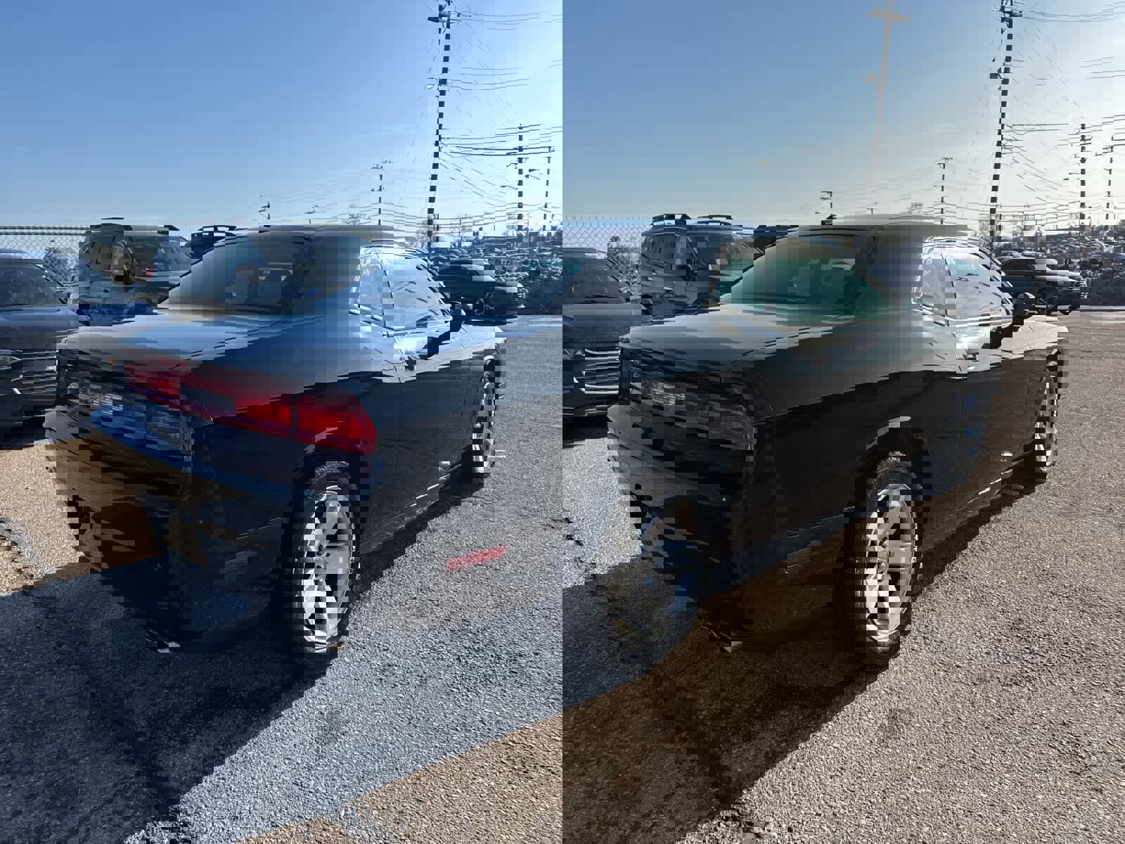 Used 2014 Dodge Challenger SXT image 3