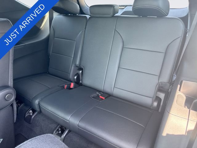 New 2026 Chevrolet Traverse LT w/ Sun and Wheel Package FWD image 24