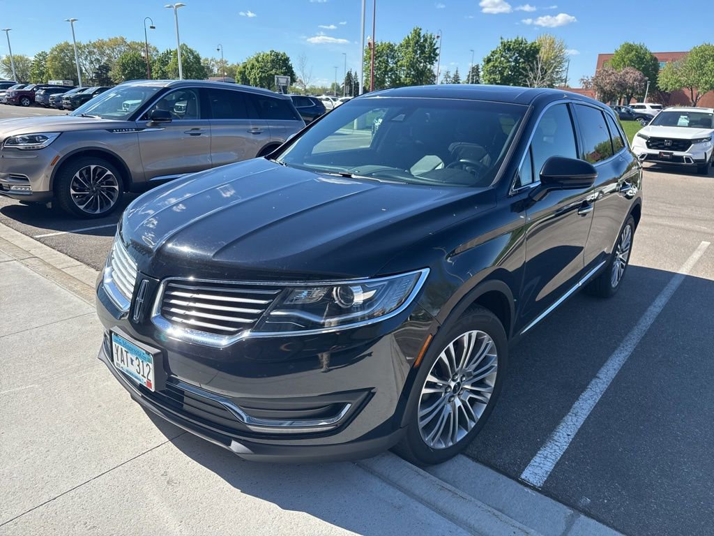 Used 2016 Lincoln MKX Reserve w/ Driver Assistance Package AWD/4WD image 4