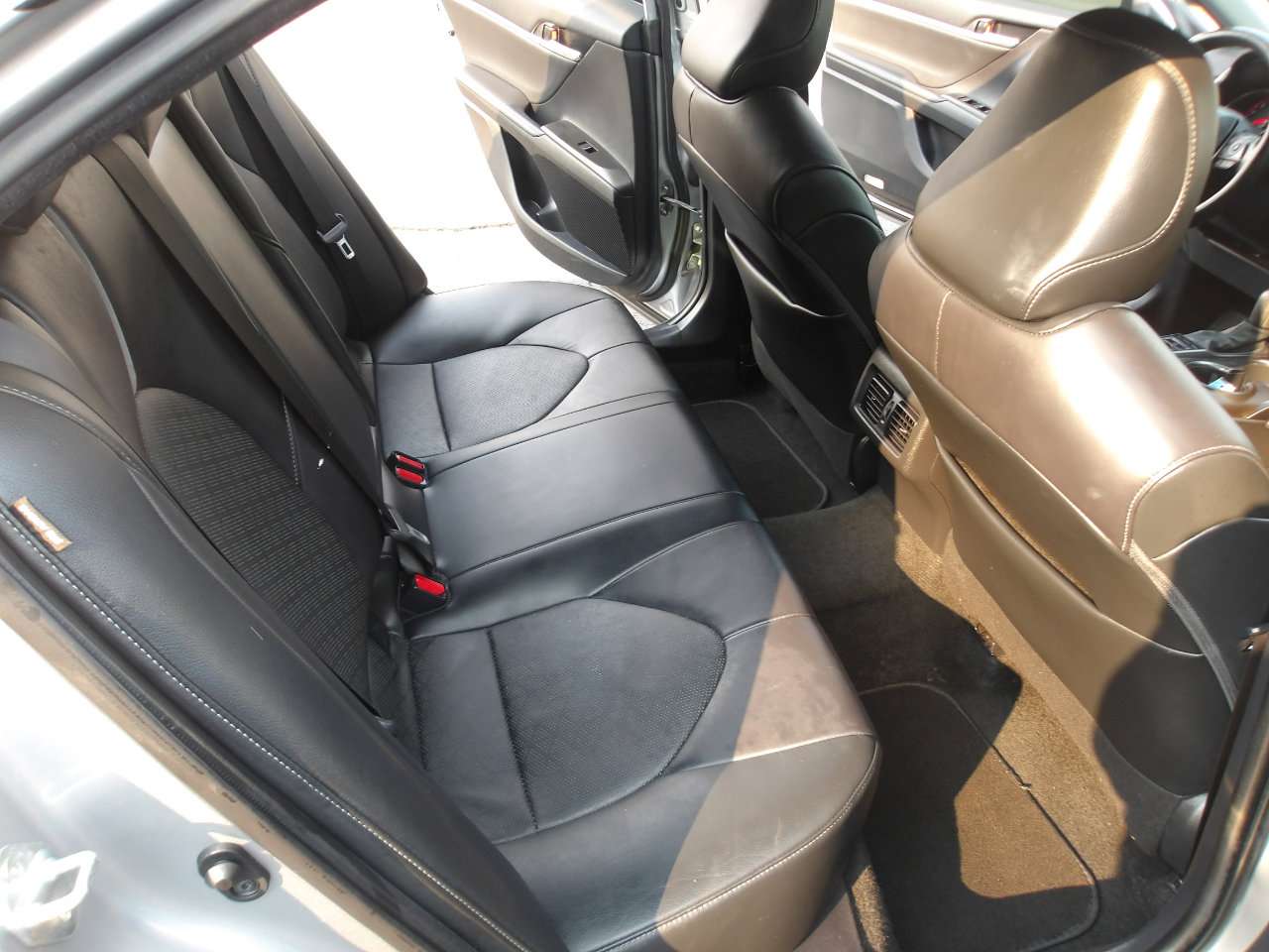 Used 2021 Toyota Camry XSE image 11