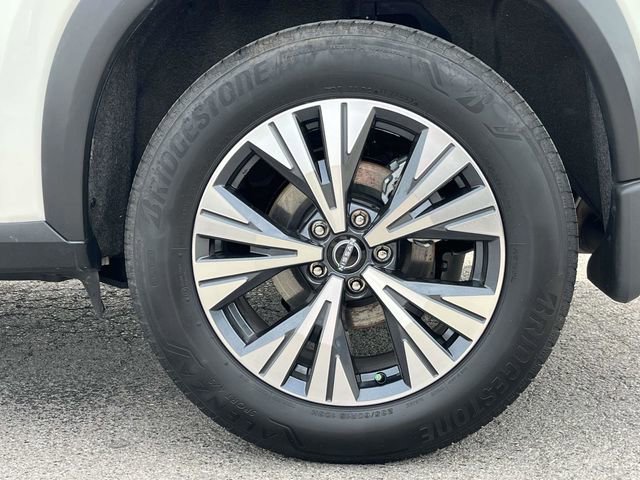 Used 2023 Nissan Rogue SV FWD image 11