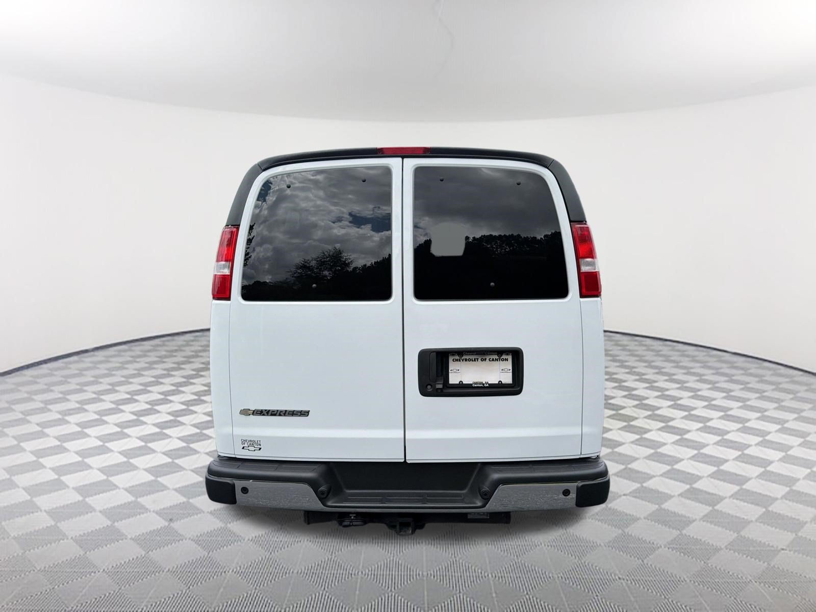 Used 2022 Chevrolet Express 2500 LT RWD image 6