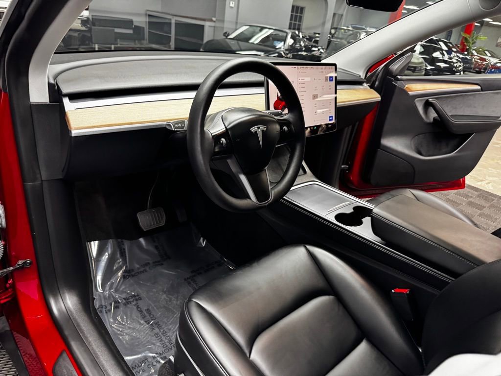 Used 2024 Tesla Model Y Long Range image 36