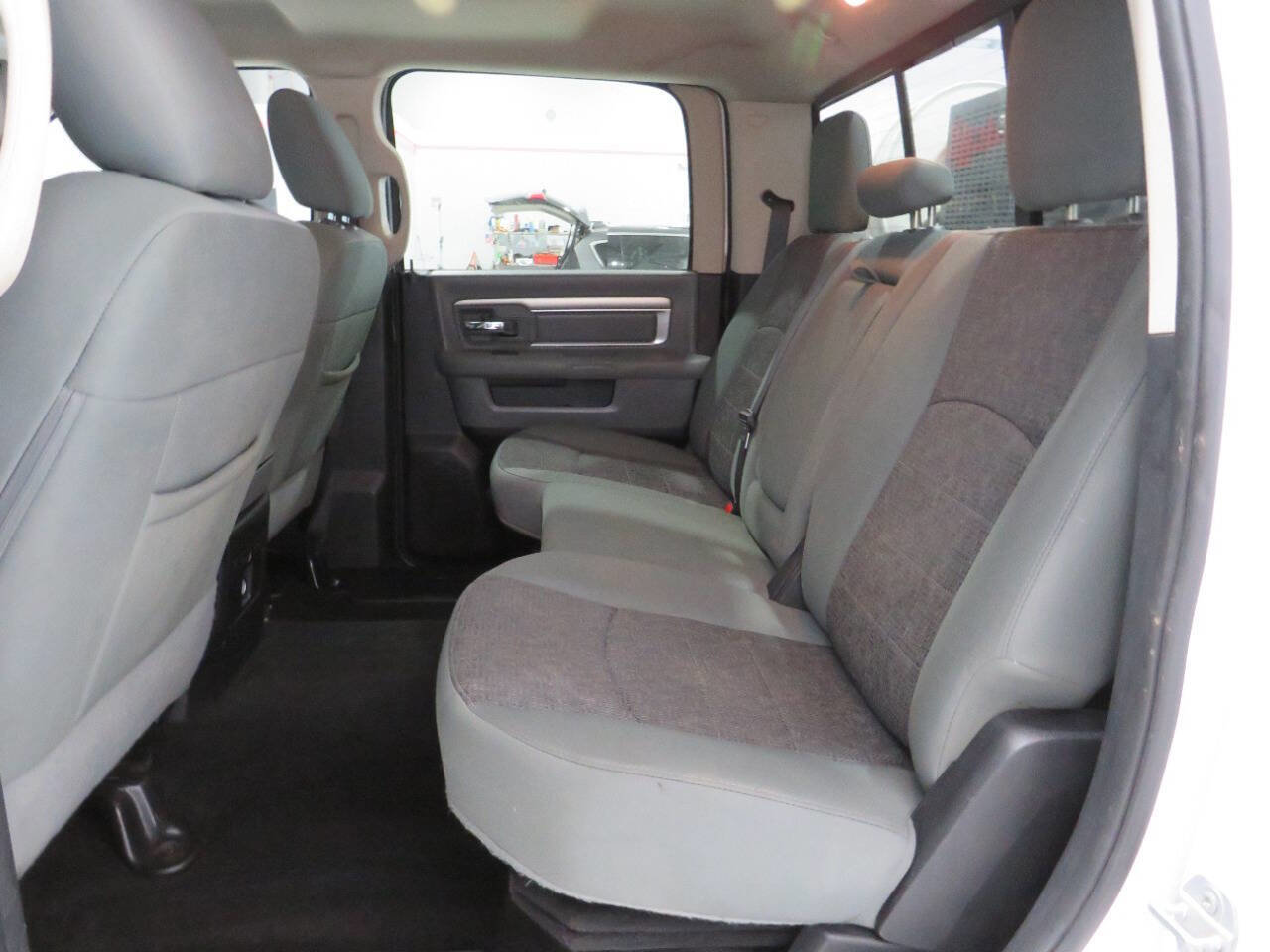 Used 2015 RAM 2500 SLT w/ Luxury Group image 12