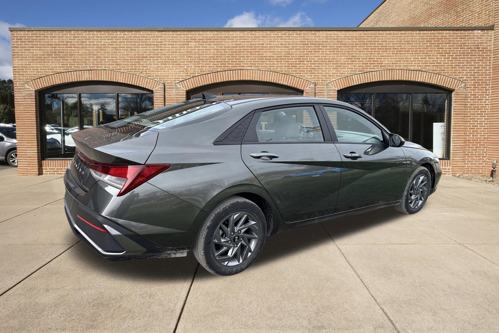 Certified 2024 Hyundai Elantra SEL image 5