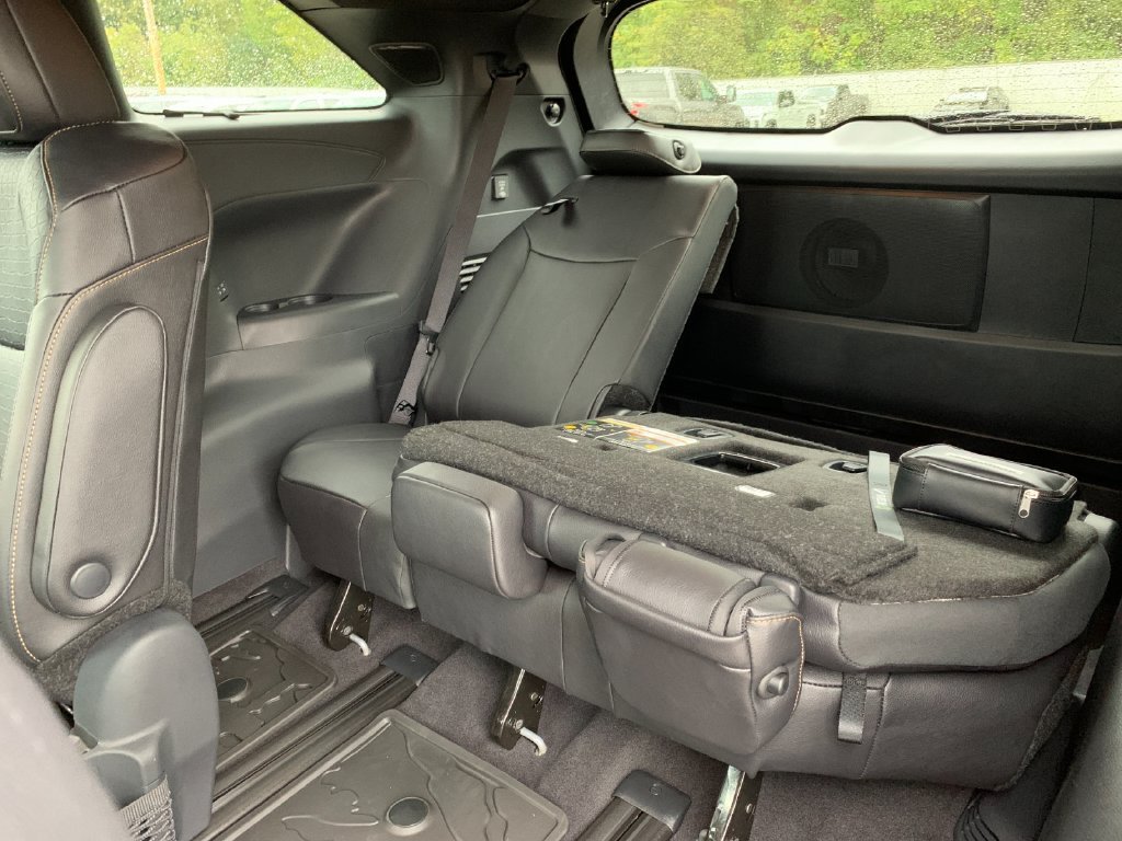 New 2026 Toyota Sienna XLE Woodland Edition AWD/4WD image 17
