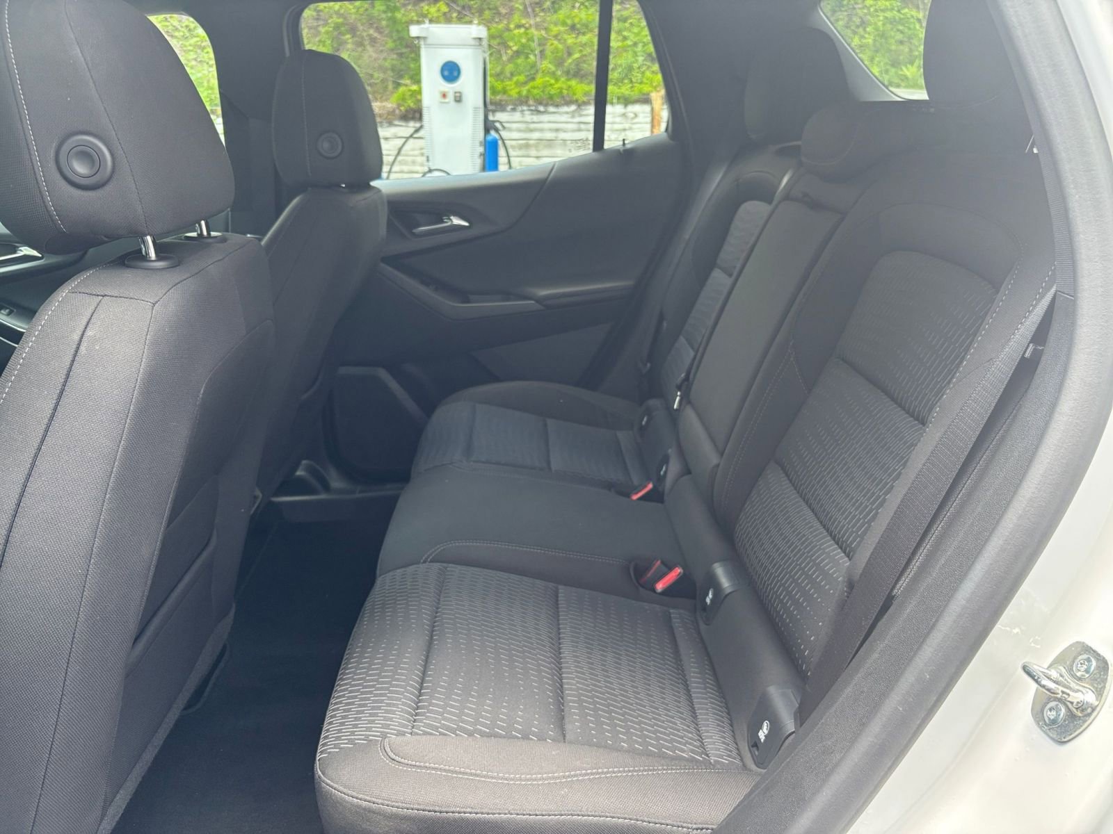 Used 2025 Chevrolet Equinox LT FWD image 27