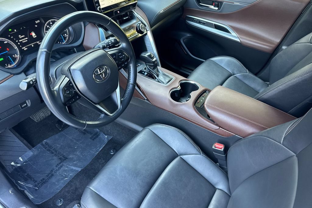 Certified 2022 Toyota Venza XLE AWD/4WD image 9