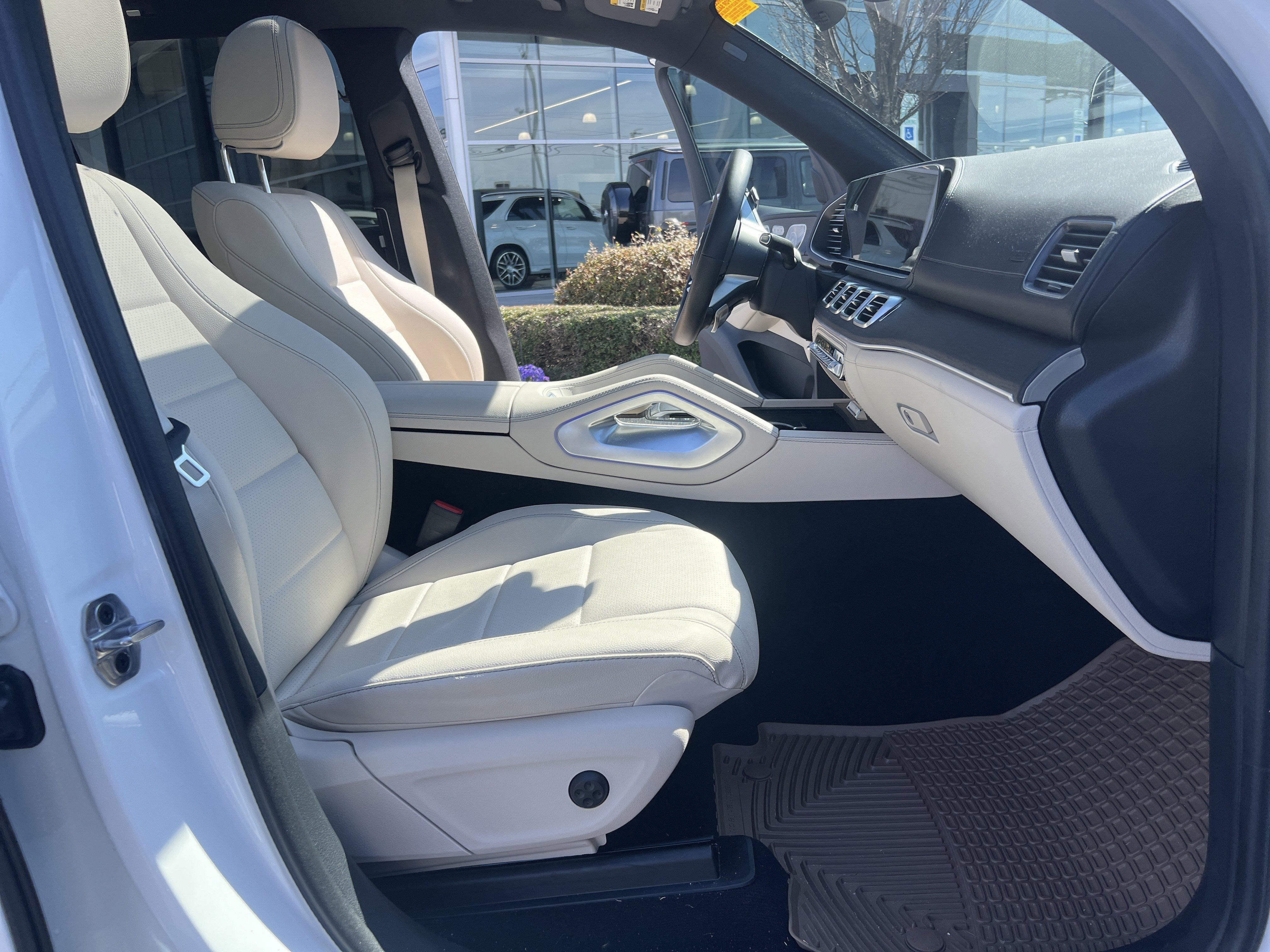 Certified 2025 Mercedes-Benz GLS 450 4MATIC image 35