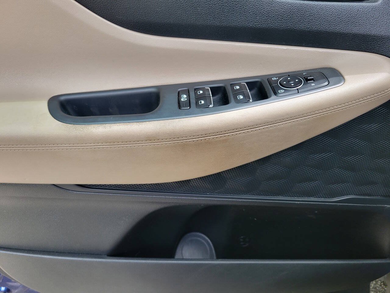 Used 2023 Hyundai Santa Fe SEL FWD image 18