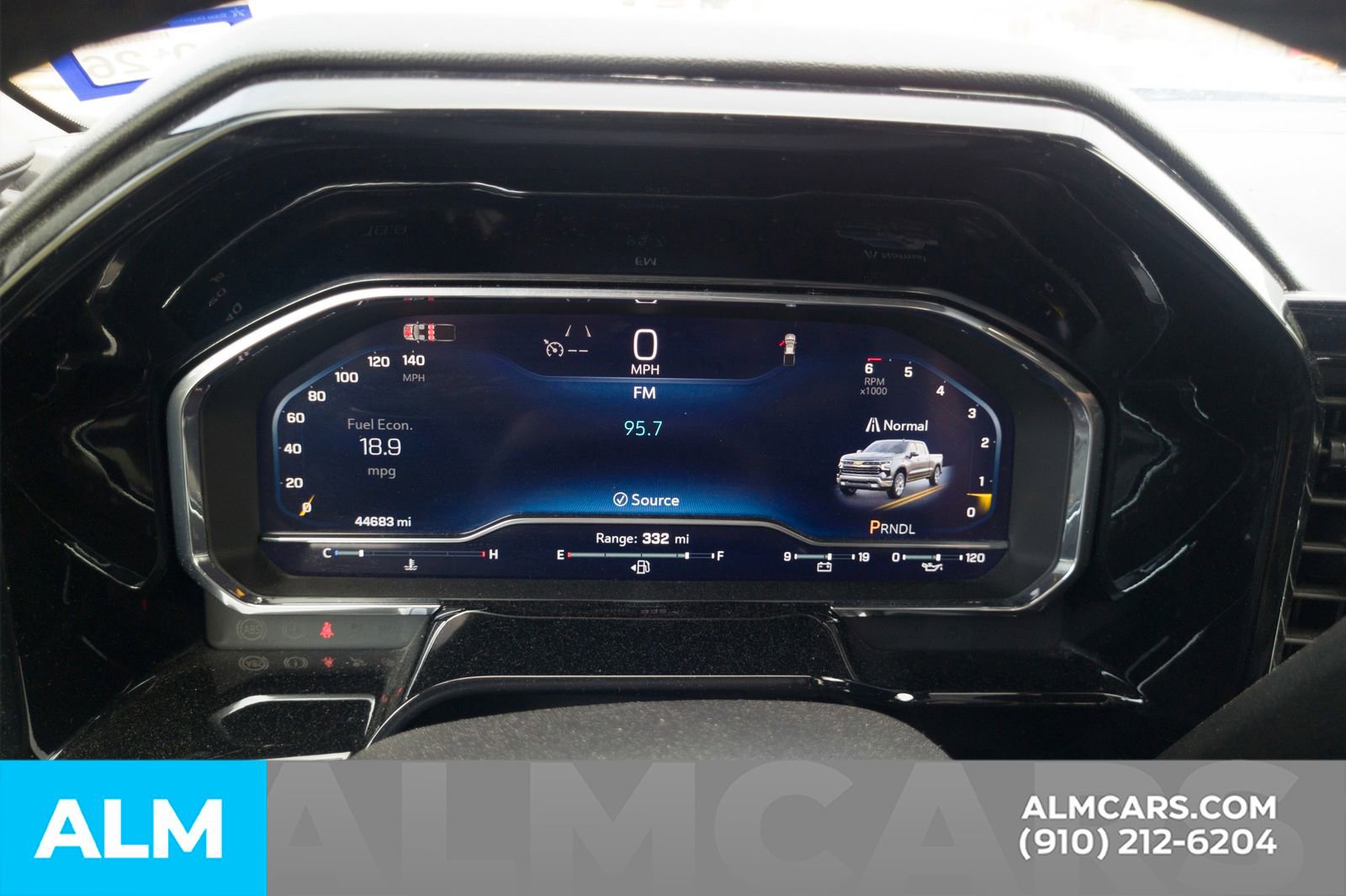 Used 2025 Chevrolet Silverado 1500 LT RWD image 33