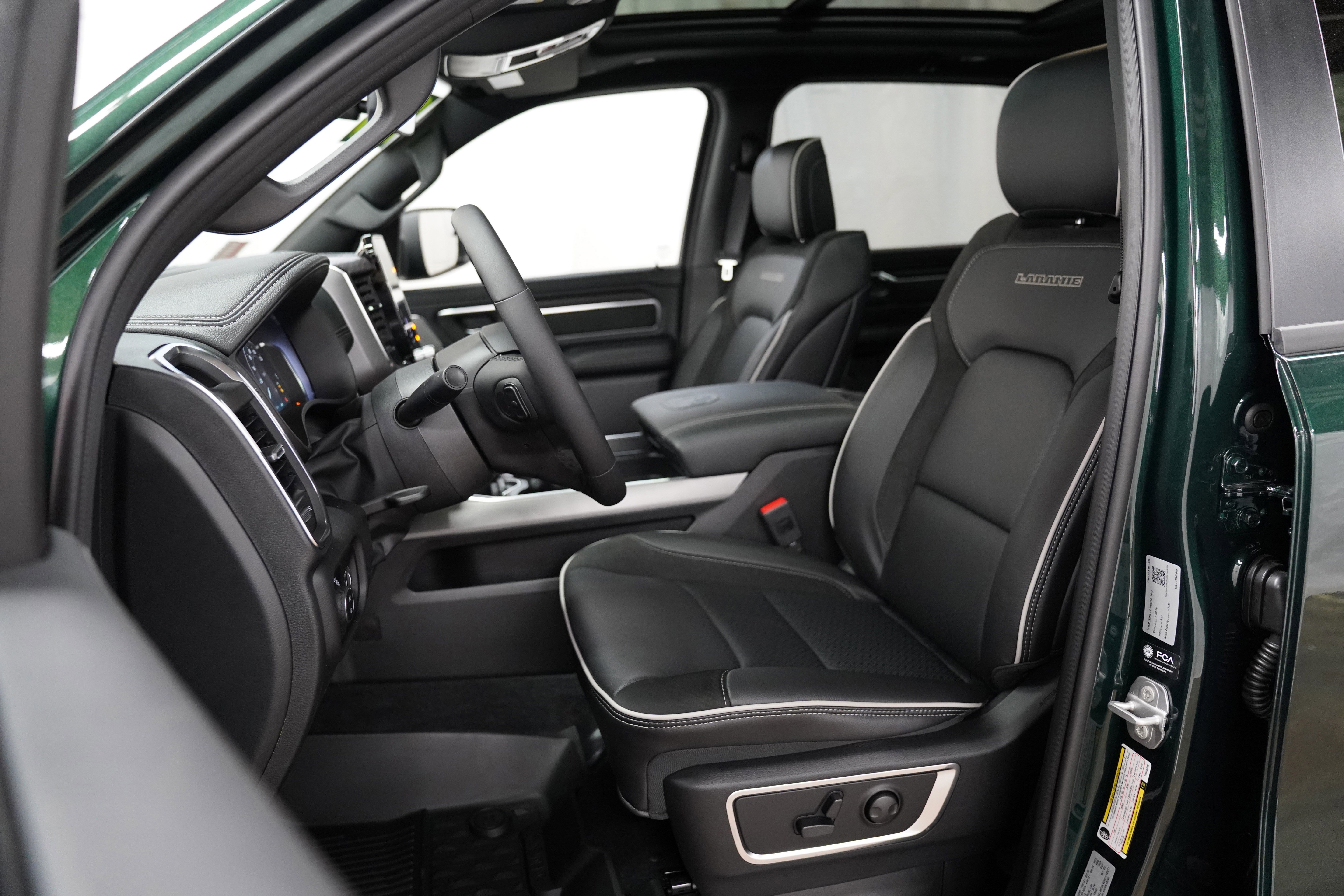 New 2026 RAM 1500 Laramie AWD/4WD image 4