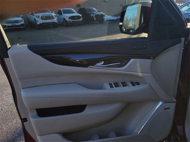 Used 2020 Cadillac Escalade Luxury w/ Escalade Sport Edition image 26