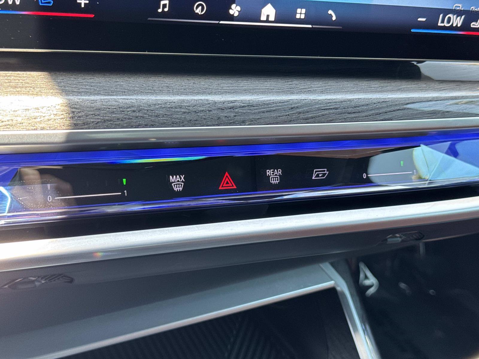 Used 2023 BMW i7 xDrive60 AWD/4WD image 18