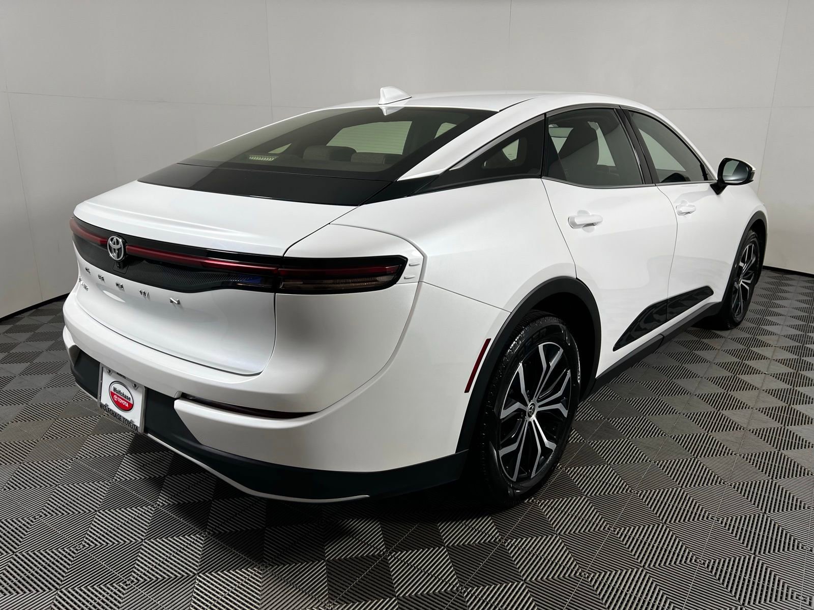 Used 2024 Toyota Crown XLE image 5