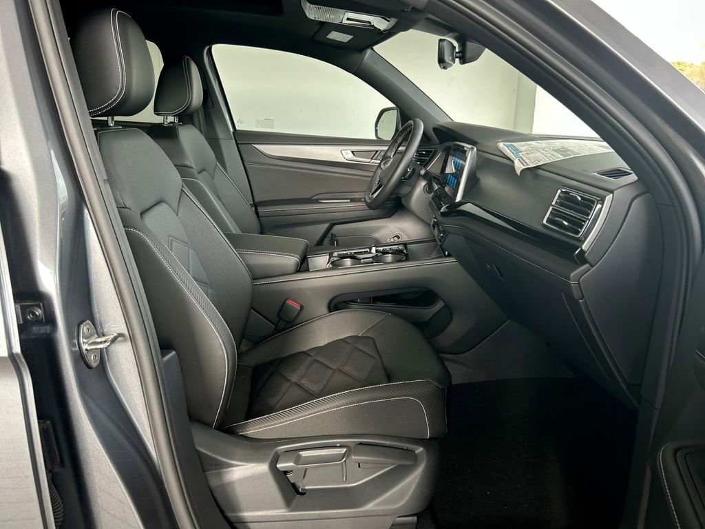 New 2025 Volkswagen Atlas Cross Sport SE image 32