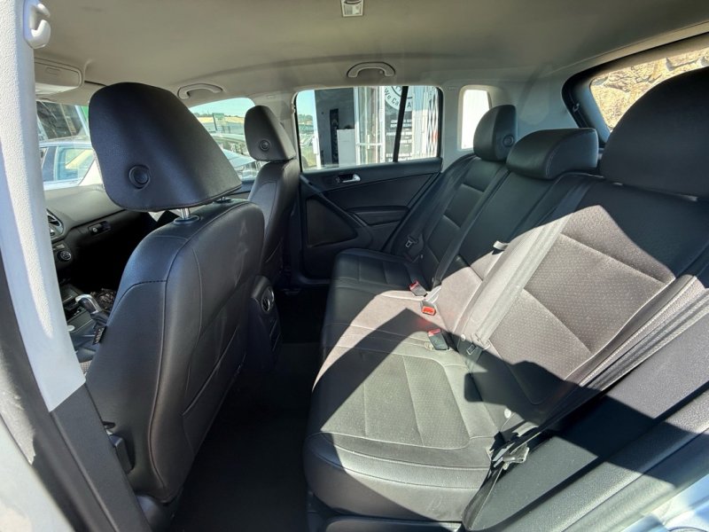 Used 2017 Volkswagen Tiguan S image 11