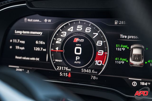 Used 2018 Audi R8 V10 w/ Premium Package image 22