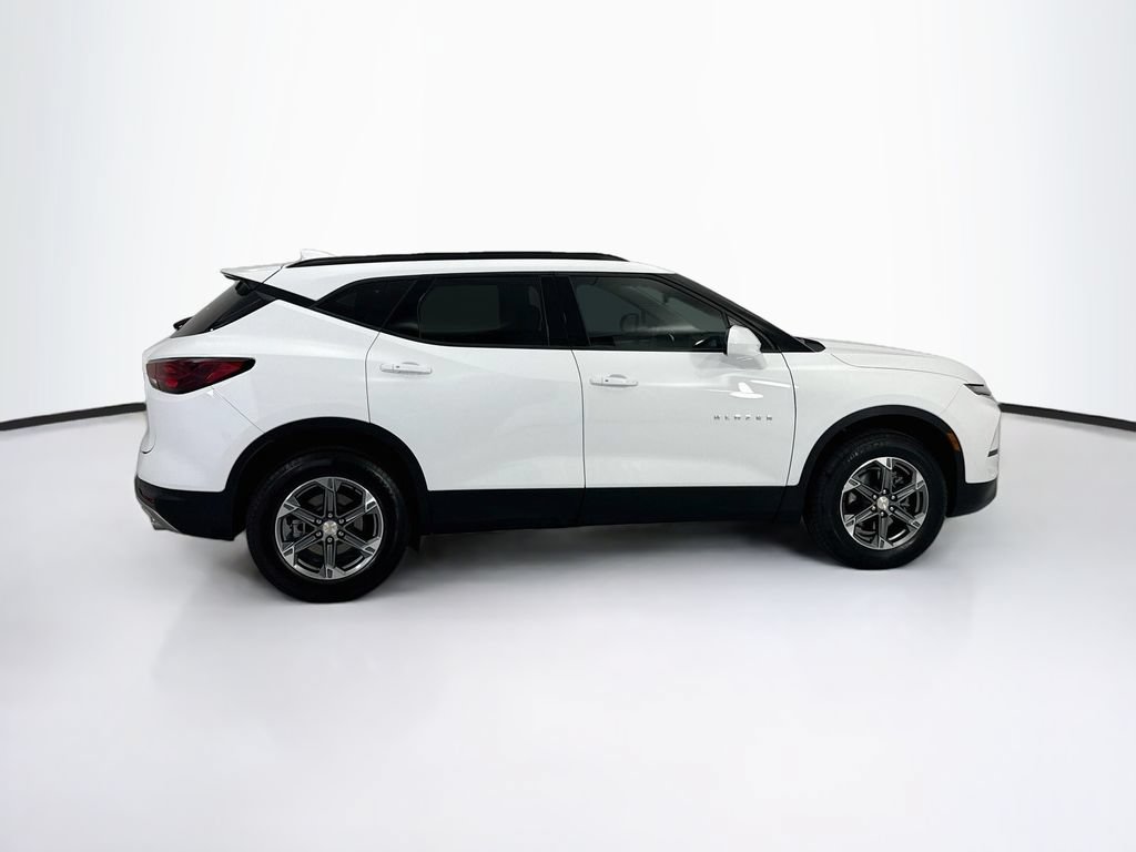 Used 2024 Chevrolet Blazer LT w/ Convenience Package FWD image 4