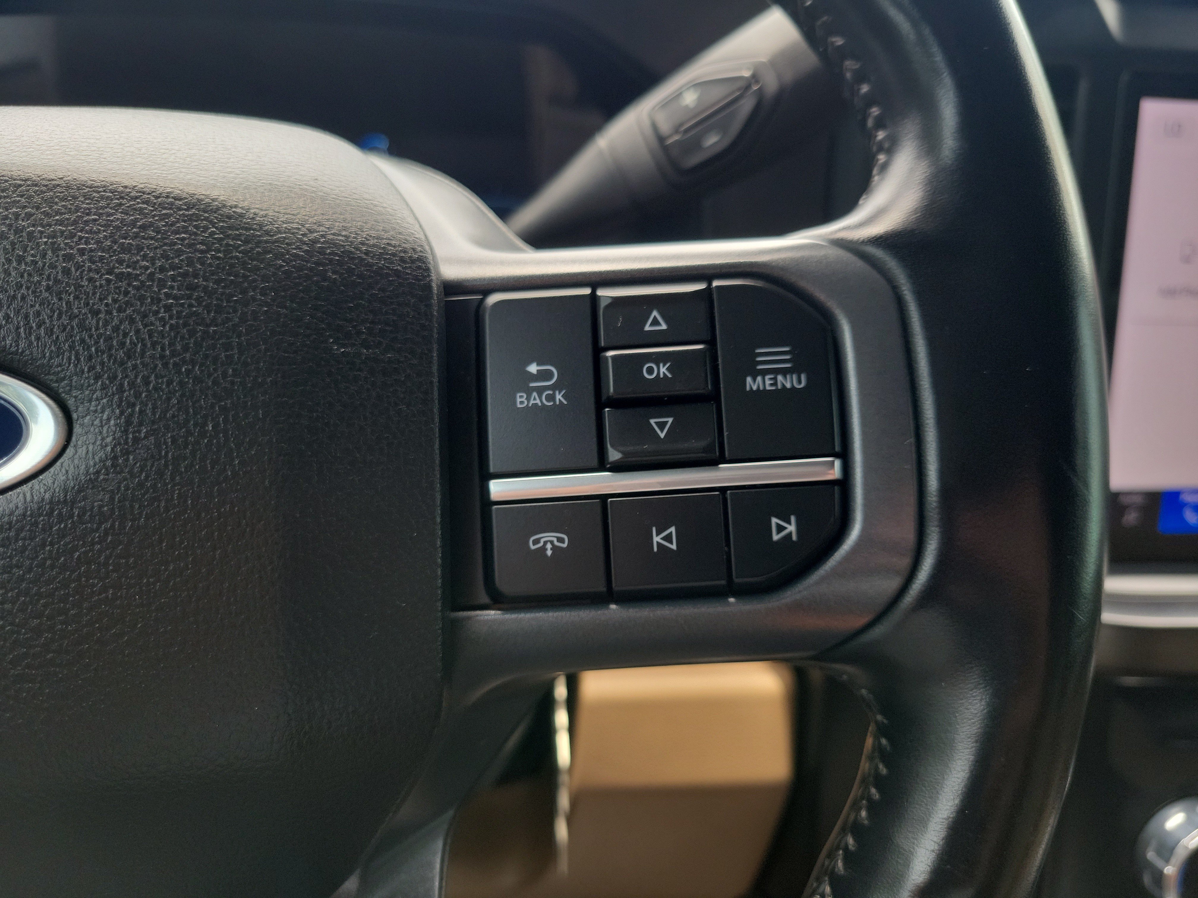 Used 2023 Ford F250 Lariat w/ Sport Appearance Package AWD/4WD image 31
