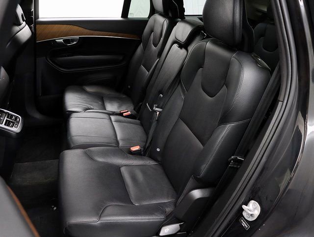 Used 2024 Volvo XC90 B5 Plus image 11