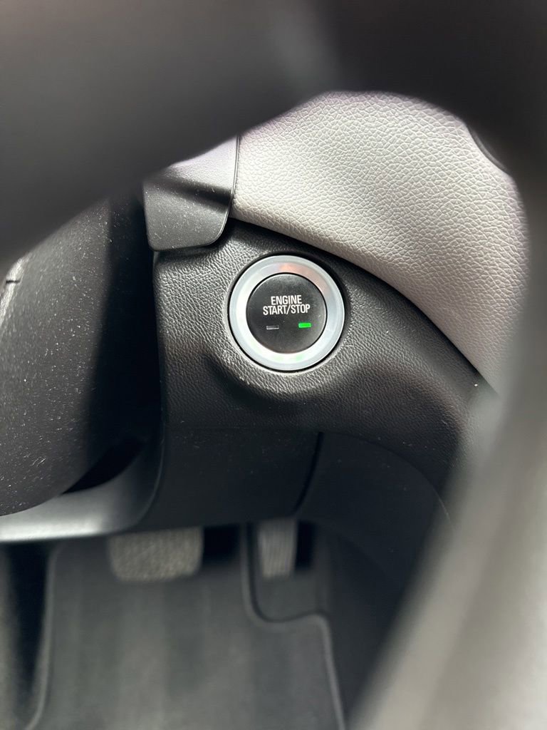 Used 2018 Chevrolet Equinox LS image 25