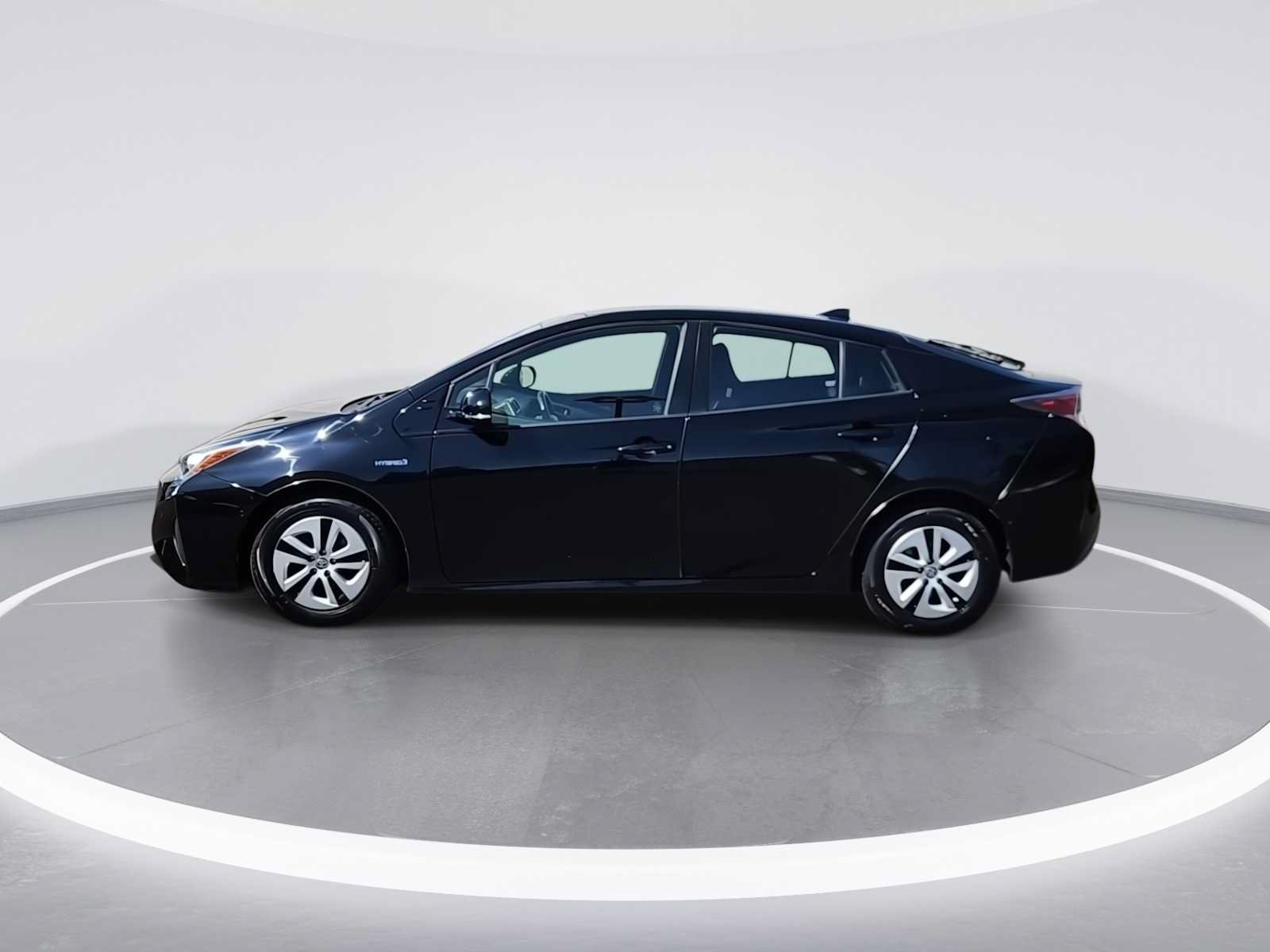 Certified 2018 Toyota Prius Three FWD image 5