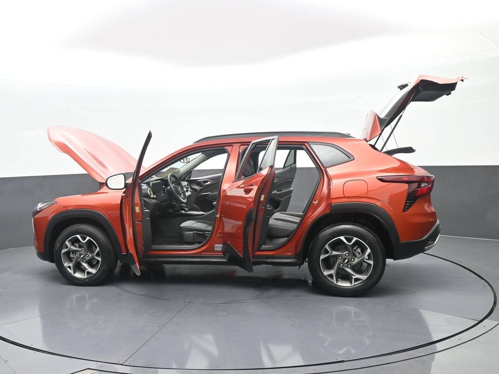 Used 2024 Chevrolet Trax LT w/ Driver Confidence Package FWD image 70
