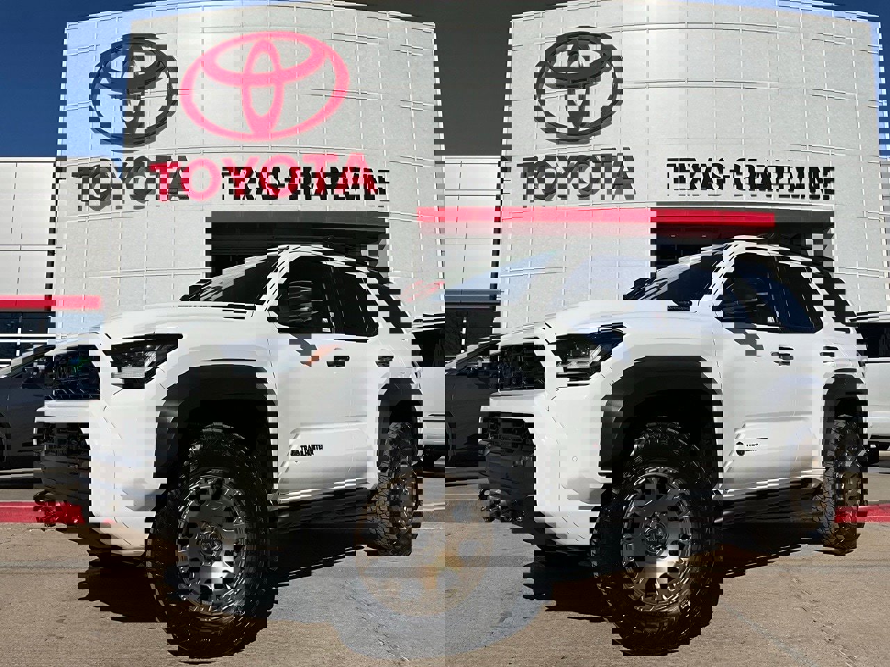 Used 2025 Toyota 4Runner Trailhunter image 2