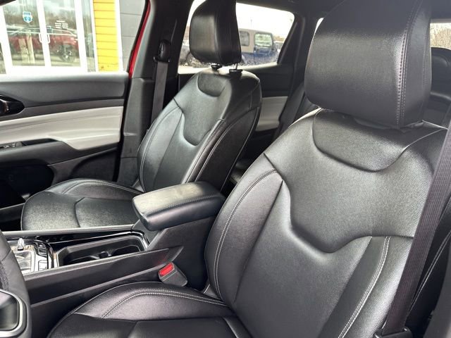 Used 2025 Jeep Compass Limited image 20