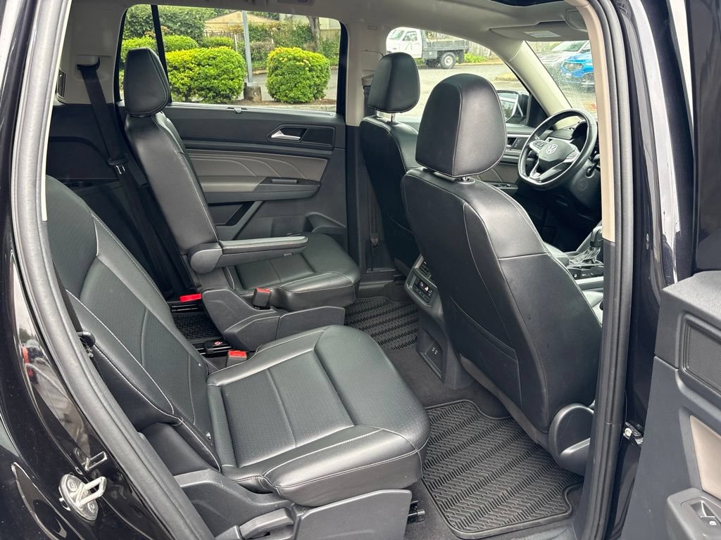 Used 2022 Volkswagen Atlas SEL R-Line AWD/4WD image 25
