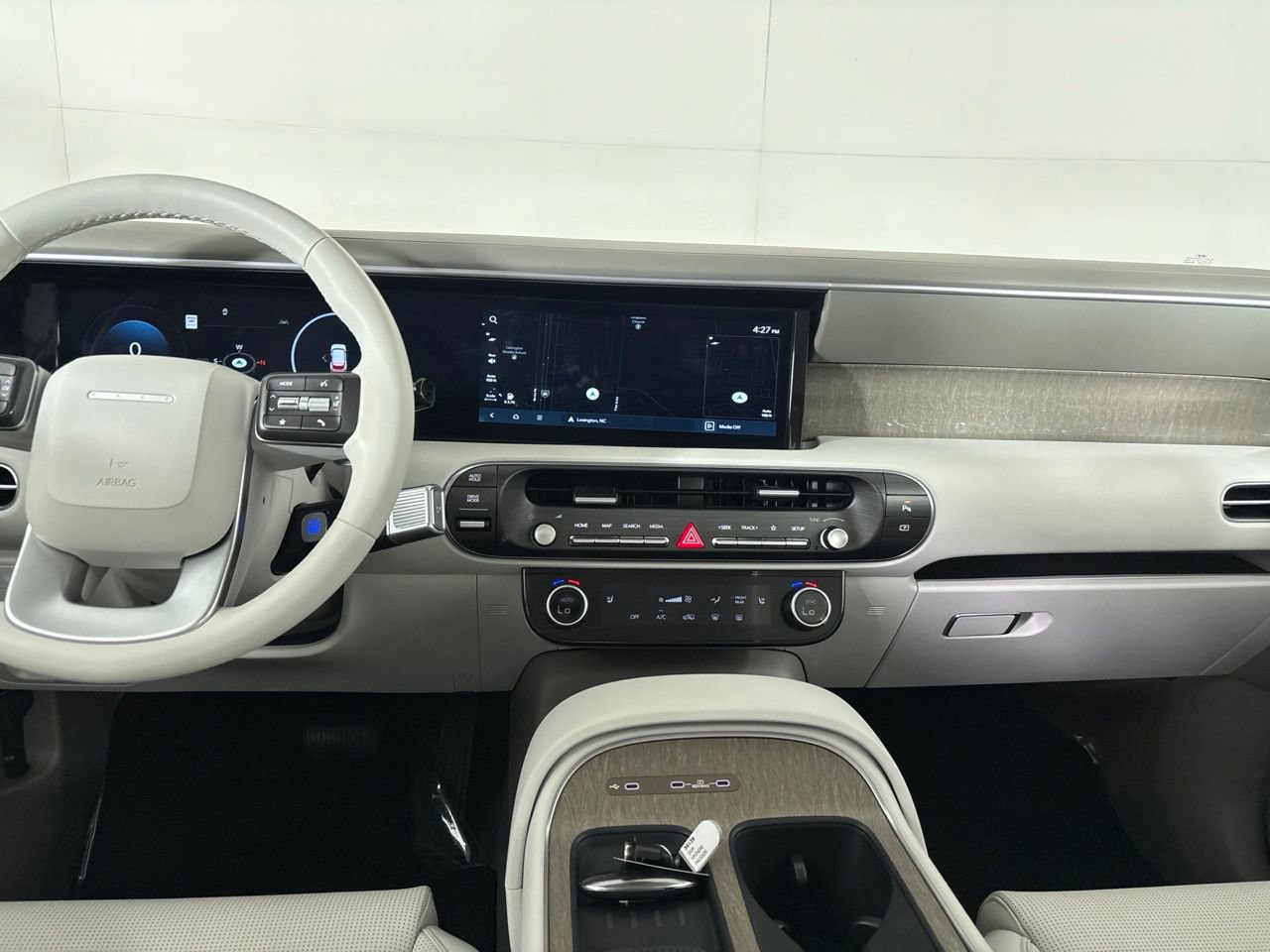 Used 2026 Hyundai Palisade SEL FWD image 24