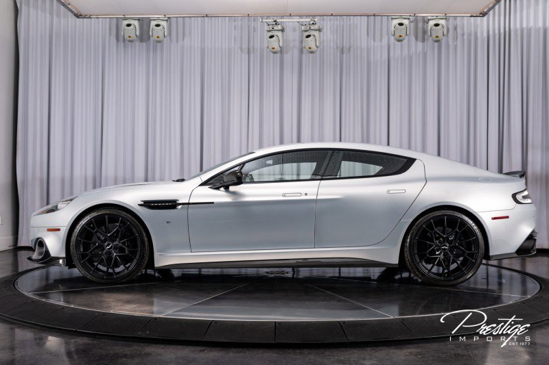 Used 2019 Aston Martin Rapide AMR image 19