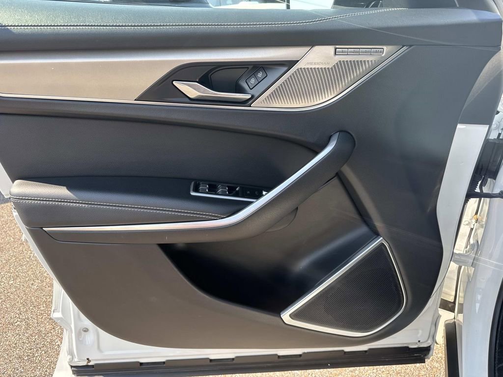 Used 2024 Jaguar F-PACE R-Dynamic S image 18