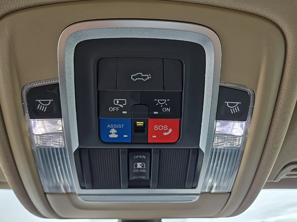 Used 2019 RAM 1500 Laramie AWD/4WD image 38