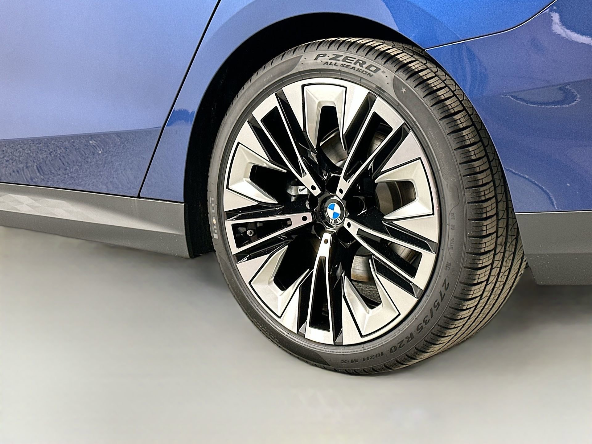 Used 2025 BMW 530i image 8