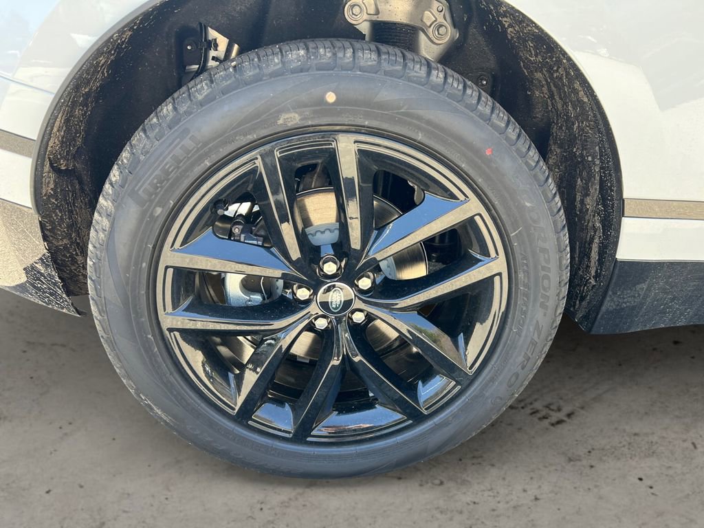 New 2026 Land Rover Range Rover Velar Dynamic SE image 12