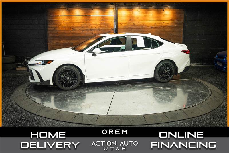 Used 2025 Toyota Camry SE w/ Multimedia Upgrade Package FWD video 1